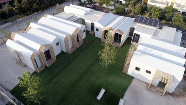 9b4b83db49346e5b15829e01f450dbde_XL