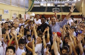 NBA show από τον Γιάννη Αντετοκούνμπο στη Γλυφάδα!