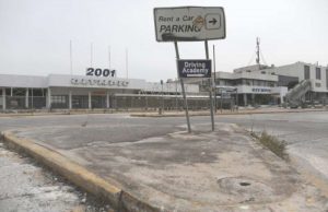 Σκουπίδια, καταστροφές και «φέσι» σε ΔΕΗ άφησε πίσω ο καταυλισμός προσφύγων στο Ελληνικό!