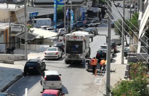 Άλιμος: Βγήκαν στους δρόμους τα απορριμματοφόρα