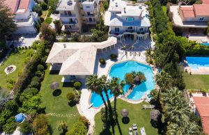 Η βίλα των 13,5 εκατ. ευρώ στη Γλυφάδα!