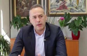 Ζητά μεγαλύτερη παρουσία της Αστυνομίας στη Γλυφάδα…