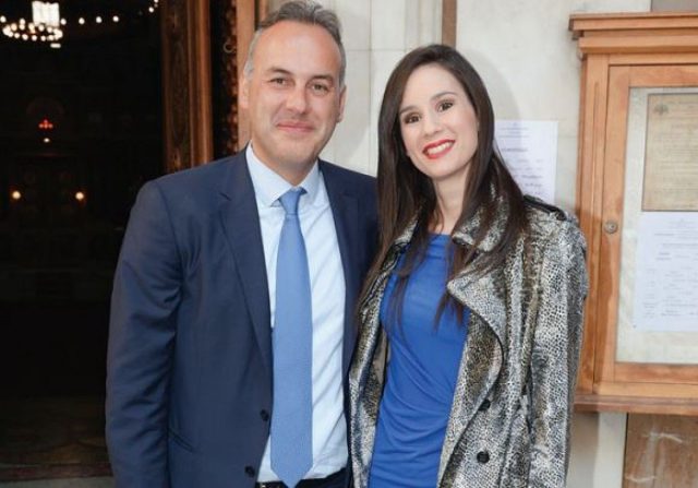 o-gamos-tis-xronias-sti-glufada