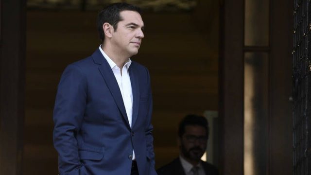 giati-i-kubernisi-spaei-ti-b-athinas