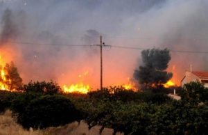 Εκκενώνονται Οικισμοί στους Αγίους Θεοδώρους