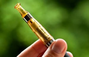 Φωτιές ανάβει εγκύκλιος της ΑΑΔΕ στα καταστήματα ηλεκτρονικών τσιγάρων