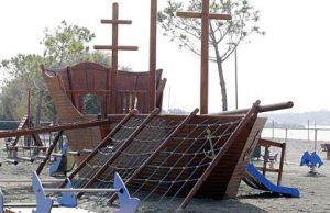 Μία ολοκαίνουρια παιδική χαρά στην παραλία της Γλυφάδας