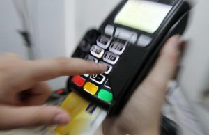 Αποδείξεις: Ποιοι πρέπει να δηλώσουν επαγγελματικό λογαριασμό για POS – Προθεσμία έως τις 12 Δεκεμβρίου