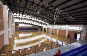 Δήμος Γλυφάδας: Με νέο παρκέ προδιαγραφών Ευρωλίγκας το κλειστό γυμναστήριο του Αγίου Τρύφωνα