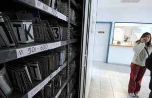 Κατάθεση πινακίδων ως τέλος του χρόνου ή στο ταμείο για τέλη κυκλοφορίας 2019