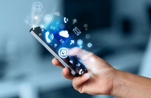 Έρχονται τα πάνω – κάτω στα κινητά: Τι αλλάζει στους λογαριασμούς, τι θα κερδίσουμε