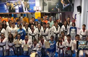 Ο Ανδρέας Κονδύλης και ο Νίκος Αλβανός στον αγιασμό του αθλητικού συλλόγου ΓΑΙΑ ΑΛΙΜΟΥ