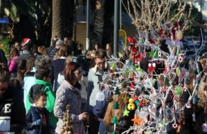 Εορταστικό ωράριο Χριστουγέννων 2018: Πότε ξεκινάει, πόσες Κυριακές θα είναι ανοιχτά τα καταστήματα