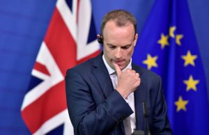 Βρετανία: Παραιτήθηκε και ο υπουργός Brexit!