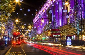 Η Oxford Street φόρεσε τα γιορτινά της – Σκηνικό βγαλμένο από παραμύθι (εικόνες)