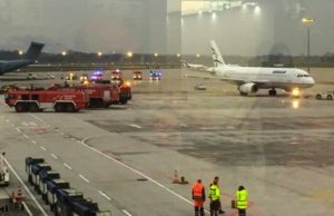 Πανικός στο Ανόβερο: Αυτοκίνητο μπήκε στο αεροδρόμιο και “κυνηγούσε” αεροπλάνο της Aegean