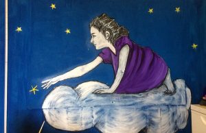 Ο street artist Bleeps.gr δίνει ζωή στο εγκαταλελειμμένο αεροδρόμιο του Ελληνικού