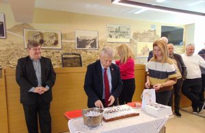 Νέα Σμύρνη: Η Διοίκηση του Δήμου έκοψε για πρώτη φορά πίτα για τους εργαζόμενους