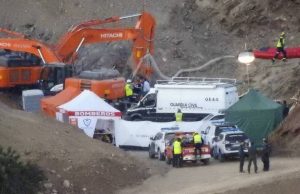 Παγκόσμιος θρήνος για το αγοράκι που έπεσε σε πηγάδι (vid)