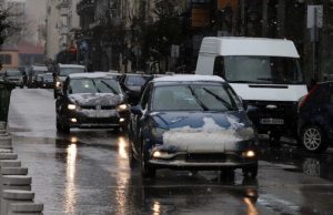 Χιόνια και κρύο σήμερα – Νέο κύμα με βροχές από Τετάρτη