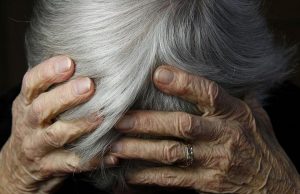 Διπλό χτύπημα απατεώνων στη Γλυφάδα