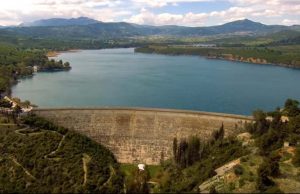 Η κατασκευή της λίμνης του Μαραθώνα – Σπάνιο φωτογραφικό υλικό και βίντεο