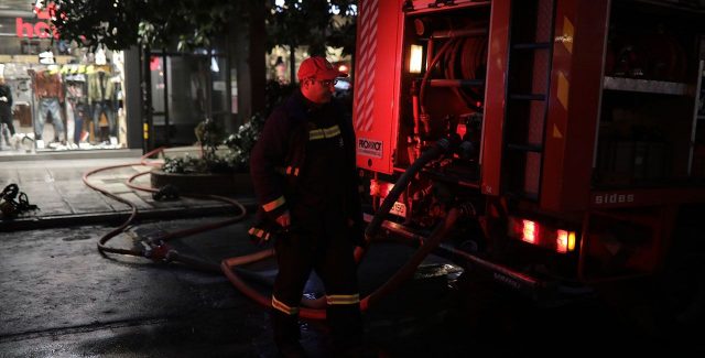 pyrosvestes-nyxta-fwtia