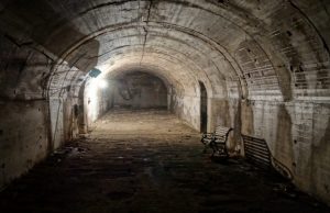 Μια δωρεάν περιήγηση στη μυστική, υπόγεια Αθήνα