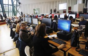 Τρίτος κύκλος εκμάθησης υπολογιστών σε άτομα τρίτης ηλικίας απο τον Δήμο Γλυφάδας.