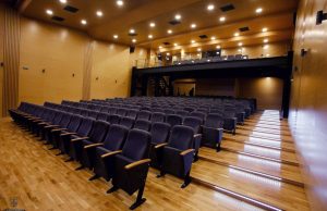 Δείτε το ανακαινισμένο Μελίνα Μερκούρη στην Γλυφάδα.