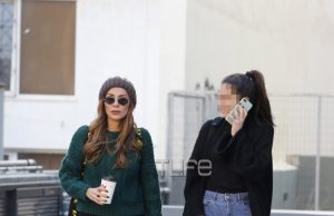 Δέσποινα Βανδή – Μελίνα Νικολαΐδη: Μαμά και κόρη δίνουν μαθήματα στυλ στην Γλυφάδα!