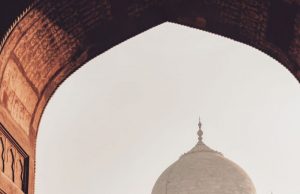 Εικόνες που αποτυπώνουν τη μοναδική ατμόσφαιρα της Ινδίας