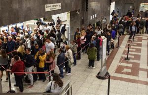 Προσοχή – Έτσι κλέβουν λεφτά στα Μέσα Μαζικής Μεταφοράς