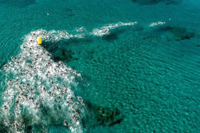 athinaiki-riviera-vouliagmeni-kolumvisi