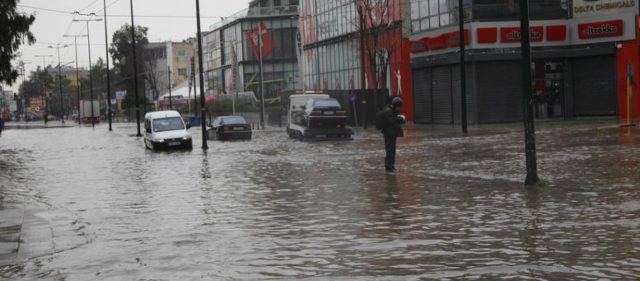 ektaktoekleise-logw-plimmuras-i-peiraiws-sto-upsos-xamosternas.w_l