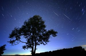 Οι μαγευτικές Λυρίδες, τα πρώτα «πεφταστέρια» της άνοιξης, κορυφώνονται το βράδυ της Μεγάλης Δευτέρας