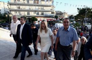 Στον Ιερό Ναό Αγ. Τριάδας στην Αργυρούπολη η Φώφη Γεννηματά