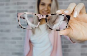 Βρες τα κατάλληλα γυαλιά οράσεως ανάλογα το σχήμα προσώπου σου!