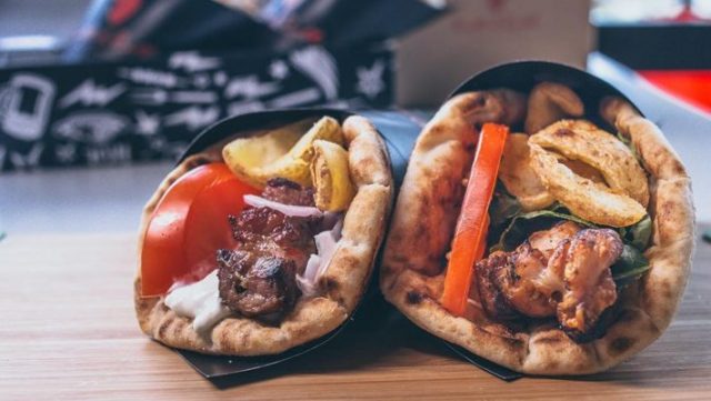 roll-souvlaki-710x401
