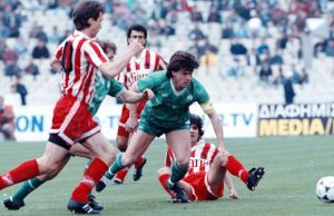 Ο Κοσκωτάς, ο Σαραβάκος και η μυθική πρόταση 600 εκατομμυρίων για να υπογράψει στον Ολυμπιακό