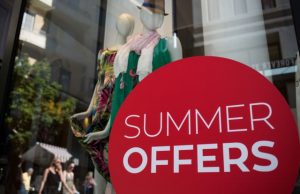 Αντίστροφα μετρά ο χρόνος για την έναρξη των θερινών εκπτώσεων. Μέχρι πότε διαρκούν