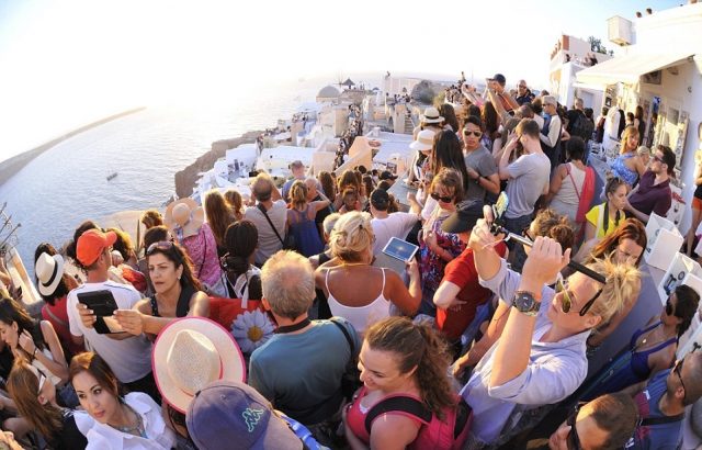 32E85A3700000578-3527265-image-m-33_1459982181361