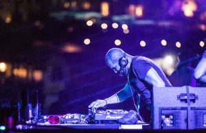 Το «Privilege» επιστρέφει στο κέντρο της Αθήνας