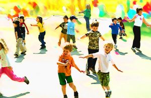 Εκτάκια υιοθετούν πρωτάκια. Και η ζωή στο σχολείο γίνεται ομορφότερη