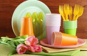 Τέλος στα πλαστικά μιας χρήσης από το καλοκαίρι του 2020 – Ποια προϊόντα «κόβονται»