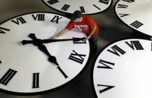 Αλλαγή ώρας: Πλησιάζει η μέρα που θα γυρίσουμε τα ρολόγια μας μια ώρα πίσω