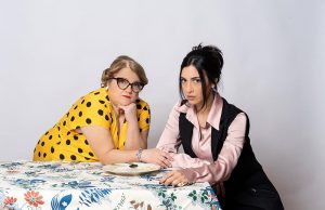 Λαμπερή θεατρική πρεμιέρα! Οι σόλο εμφανίσεις και τα ερωτευμένα ζευγάρια που συζητήθηκαν (photos)