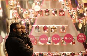 Christmas season store opening hours