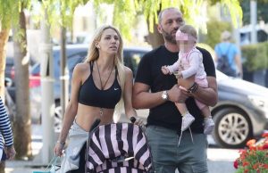 Μπάστα – Κουσαθάνας: Ένα μήνα μετά τον γάμο τους στη Γλυφάδα με την κόρη τους