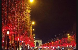 To Παρίσι σε γιορτινό κλιμα – Άναψαν τα φώτα στα Ηλίσια Πεδία (video)